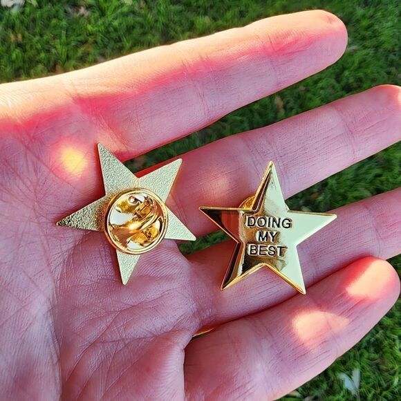⭐ Doing My Best Gold Star Enamel Pin ⭐ - Picture 9 of 9